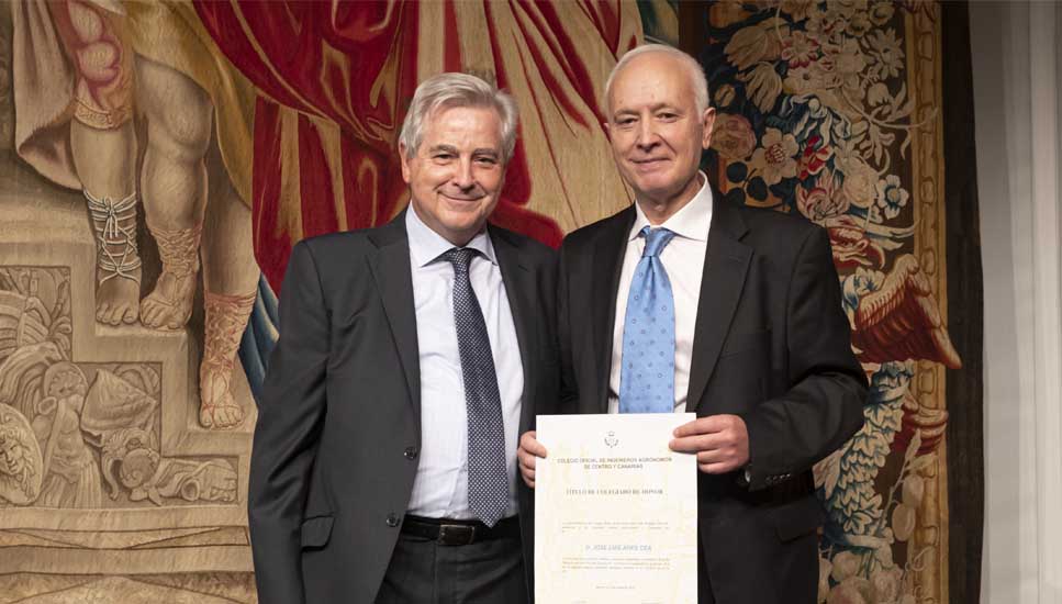 José Luis Ares, Colegiado de Honor, junto a Francisco González, decano del Colegio