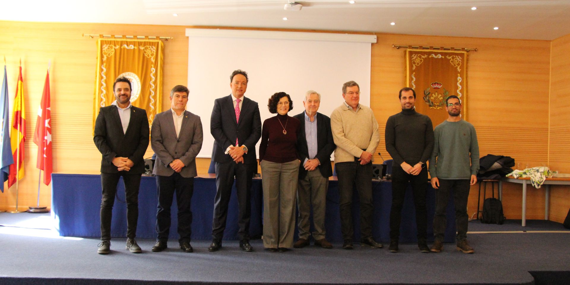 Participamos en la jornada sobre ejercer la profesión y los colegios profesionales de la ETSIAAB