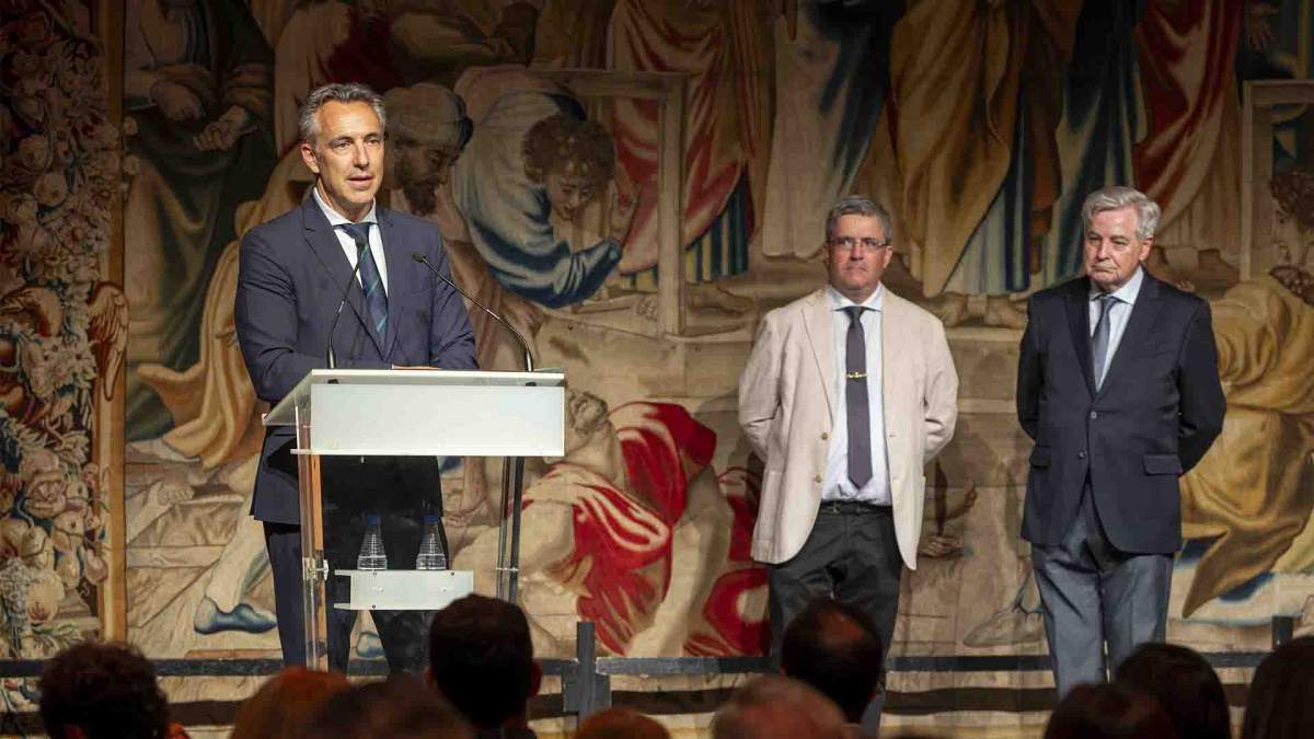 Carlos Novillo, consejero de Medio Ambiente y Agricultura de Madrid, preside el acto de entrega de nuestros premios y distinciones